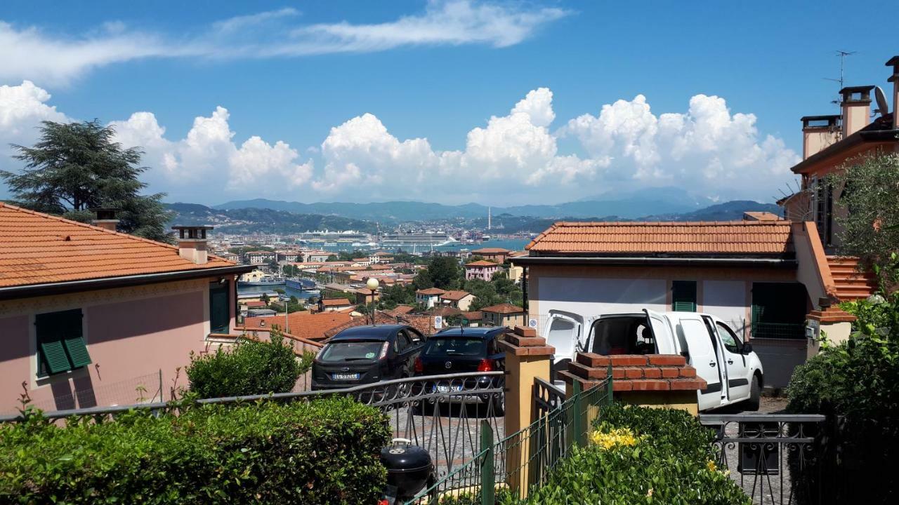 Villa La Casa Di Max La Spezia Exterior foto